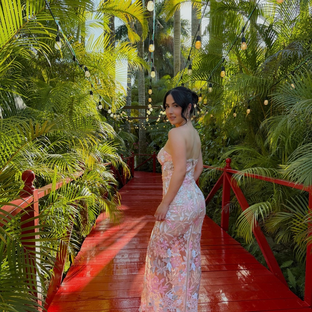 Floral Embroidery Strapless Dress